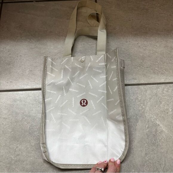 lululemon athletica Cream reusable Tote Bag holiday - Picture 1 of 5